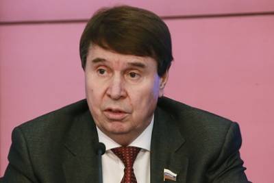 Владимир Путин - Сергей Цеков - Матеуш Моравецкий - В России назвали впутывание Путина в дела Евросоюза беспардонным поведением - lenta.ru - Москва - Россия - Польша - Варшава - Ляйен