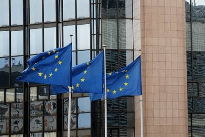ЕС введет новый пакет санкций против Минска из-за наплыва мигрантов - lenta.ru - Белоруссия - Минск - Брюссель