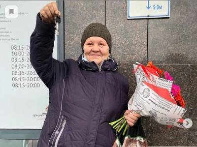 Блогер - Блогер купила квартиру пенсионерке, которая 35 лет жила в бочке - bloknot.ru - Омск