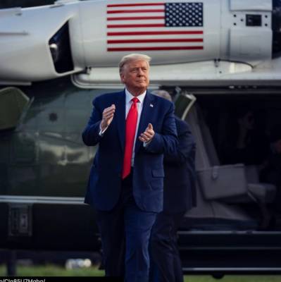 Дональд Трамп - Майк Пенс - Соцсеть Трампа была взломана сразу после тестового запуска - gazeta.a42.ru - Twitter
