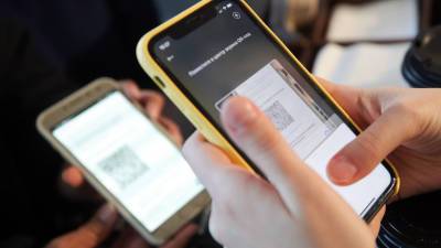 Главные новости за ночь: QR-коды в Рязанской области и на Камчатке, продажа огромного скелета трицератопса и разбитое сердце Болдуина - mir24.tv - Париж - Рязанская обл.