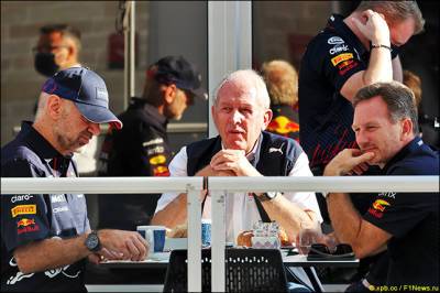 Хорнер: В Mercedes вынуждены рисковать - f1news.ru - Турция