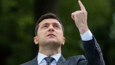 Владимир Зеленский - Петр Порошенко - Еще не веник, но уже не букет: почему проседают рейтинги президента Зеленского - lenta.ua - Украина - Киев