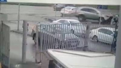 Момент ДТП с трехлетним ребенком на юге Москвы попал на видео - vm.ru - Москва