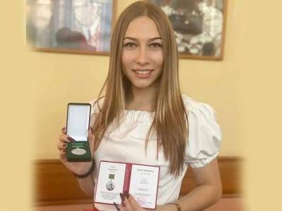 Сергей Есенин - Хрупкая девушка-пожарный из Ростовской области оказалась выдающимся лирическим поэтом - bloknot.ru - Ростовская обл.