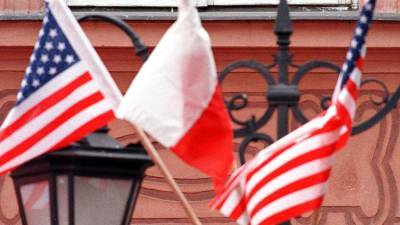 Россиян отправили за визами США в Варшаву - iz.ru - Россия - США - Израиль - Варшава