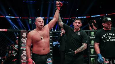 Федор Емельяненко - Дмитрий Губерниев - Тимоти Джонсон - Губерниев прокомментировал победу Фёдора Емельяненко над Джонсоном - russian.rt.com - Москва