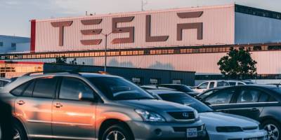 Голландские криминалисты взломали базу данных Tesla и узнали, какую информацию автомобиль хранит в течение года - ruposters.ru - Голландия