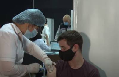 Игорь Кузин - Две прививки хорошо, а четыре — лучше: в 2022 году украинцев заставят вакцинироваться повторно – заявление МОЗ - ukrainianwall.com - Украина - Израиль