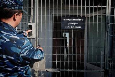 Омбудсмен сообщил о двух попытках суицида осужденных в российской колонии - lenta.ru - Калужская обл.