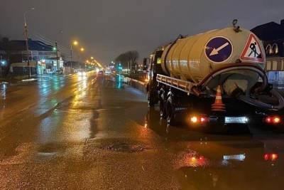 В Краснодаре с десяти улиц произвели откачку воды из-за ливня - kuban.mk.ru - Краснодар - Кубань