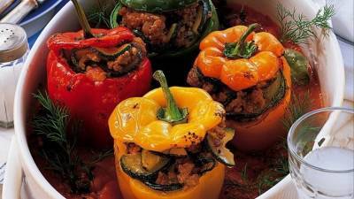 Василий Емельяненко - Неповторимый вкус: рецепт фаршированных перцев без фарша от Василия Емельяненко - 5-tv.ru