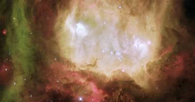 Призраки в космосе. Команда телескопа Хаббл показала туманность в духе Хэллоуина - focus.ua - Украина