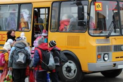 Новый автобус отвозит в школу ребят из Росляково - murmansk.mk.ru - Мурманск
