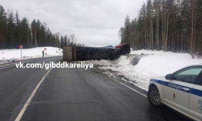 Трасса в Карелии заблокирована из-за серьезной аварии - gubdaily.ru - Вологда - Медвежьегорск - республика Карелия