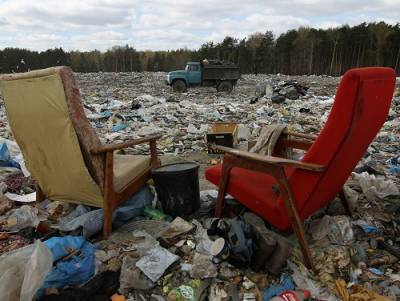 Россиян предупредили о штрафах за вынос старой мебели на помойку - newsland.com - Россия