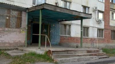 К проблемам на пр-те Строителей, 3, добавилась беда с крыльцом - penzainform.ru - Пенза
