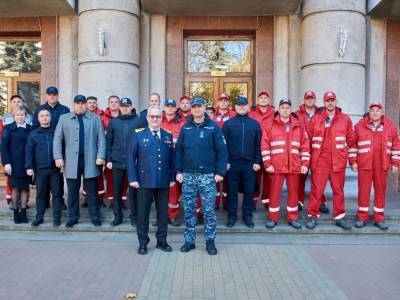 Алексей Неижпапа - Командующий ВМС Украины наградил спасателей за помощь экипажу судна "Балта" - gordonua.com - Украина
