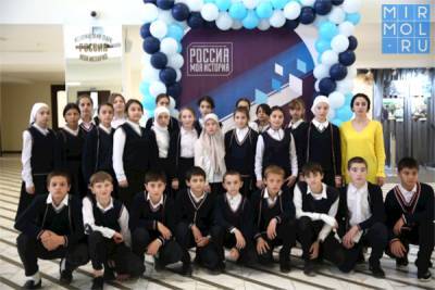 Дагестанские школьники посещают Мультимедийные выставки-практикумы «Билет в будущее» - mirmol.ru - Россия - Махачкала