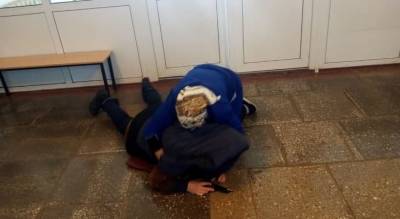 В Чувашии бабушка-вахтерша задержала «стрелка» во время тренировочного захвата школы - znak.com - респ. Чувашия