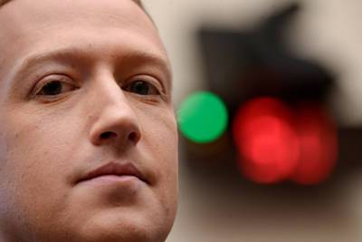 Марк Цукерберг - Цукерберг рассказал о попытках оклеветать Facebook - lenta.ru