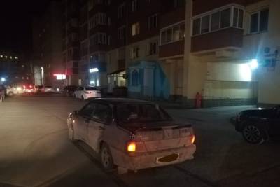 В Новосибирске поздно вечером автомобиль сбил 8-летнего самокатчика - novos.mk.ru - Новосибирск