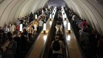 Джордж Мейсон - Эксперт назвала причину отсутствия коллективного иммунитета к COVID-19 в России - iz.ru - Россия - США - Израиль