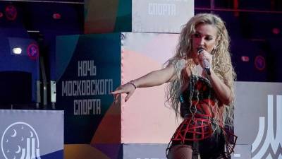 Ольга Бузова - Забывшая английский Бузова оконфузилась на чемпионате мира по боксу - vm.ru - Россия - Сербия - Белград