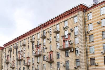 Более шести тысяч крыш домов отремонтировали в Москве с 2015 года - vm.ru - Москва