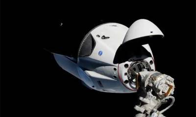 Илон Маск - Crew Dragon - SpaceX модернизировала туалет на Crew Dragon - capital.ua - Украина