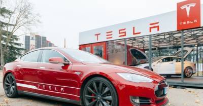 Стоимость компании Tesla превысила триллион долларов. Илон Маск стал богаче на $25 млрд - delo.ua - Украина