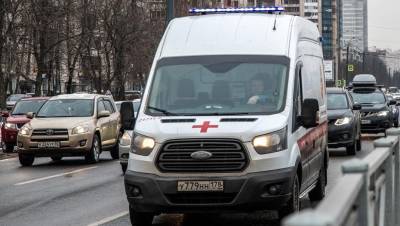В Петербурге охранник магазина избил подростка за фото просроченных продуктов - dp.ru - Санкт-Петербург - Узбекистан