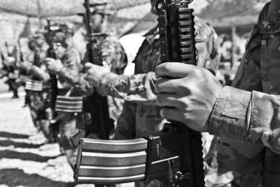 Талибы открыли стрельбу по толпе людей в аэропорту Кабула - news.vse42.ru - Россия - Иран - Афганистан - Кабул