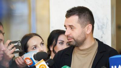 Давид Арахамия - Арсен Аваков - Арахамия: силовикам платили до $300 тыс. за «ошибки» в санкционном списке СНБО - sharij.net - Россия - Украина
