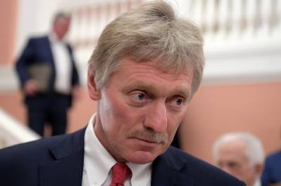 Владимир Путин - Дмитрий Песков - Песков заявил, что губернаторы могут продлевать ковидные ограничения - aif.ru - Россия