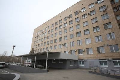Главврач больницы им. Фишера просит волгоградцев вакцинироваться от COVID-19 - volg.mk.ru - Волгоградская обл.