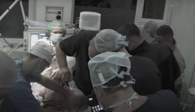 2-летняя девочка засунула руку в работающую электромясорубку: все закончилось печально - politeka.net - Москва - Украина