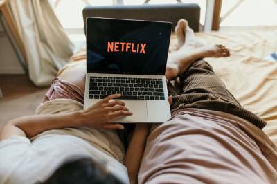 Хван Донхек - Netflix отказался платить режиссеру "Игры в кальмара" больше после успеха сериала - news.vse42.ru - КНДР