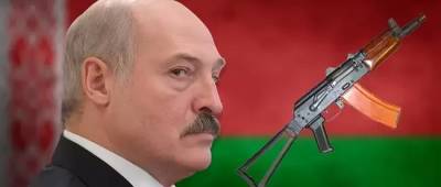 Як чиновники вмовляли Лукашенка в лікарні вдягнути маску. Він бризнув собі антисептиком в обличчя - w-n.com.ua
