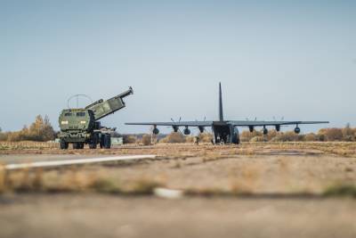 США провели под Ригой учения с применением реактивных систем залпового огня HIMARS - sharij.net - США - Рига - Латвия
