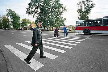 Водитель в Саратове насмерть сбил двух пешеходов и скрылся - nakanune.ru - Саратов - Челябинск