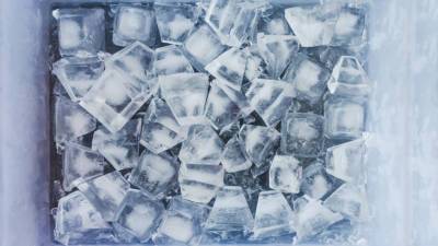 Литовец просидел три часа в ящике со льдом и установил новый мировой рекорд - mir24.tv - Франция - Литва - Вильнюс