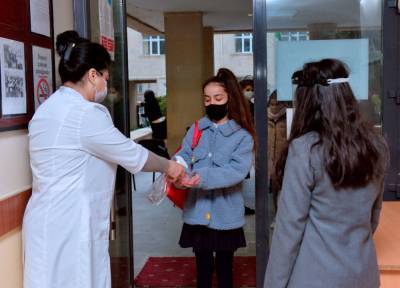 До настоящего времени в школах Азербайджана коронавирусом заразились свыше 5 тыс. учащихся - trend.az - Азербайджан