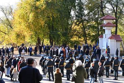 В Молдавии открыли памятник воевавшим на стороне нацистов румынам - newsland.com - Молдавия - Германия - Румыния