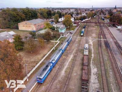 В Житомирской области с рельсов сошли 10 вагонов. В "Укрзалізниці" сообщили о задержке поездов - gordonua.com - Украина - Киев - Одесса - Житомирская обл.