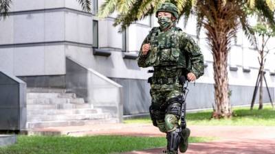 Тайвань показал первое поколение армейского экзоскелета - mir24.tv - Китай - Тайвань