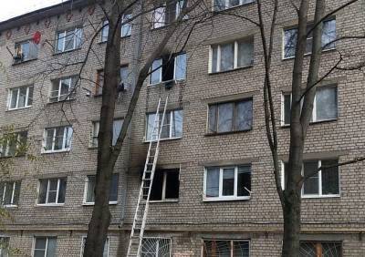 На улице Крупской второй раз за неделю загорелось здание бывшего общежития - ya62.ru