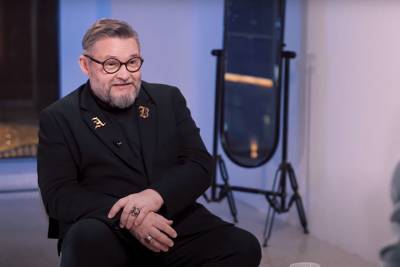 Александр Васильев - Александр Васильев назвал оттенок, который создает ощущение позитива - vm.ru - Россия