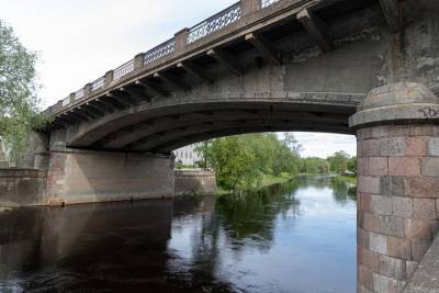 Более года будут ремонтировать Троицкий мост в Пскове - mk-pskov.ru - Россия - Псков