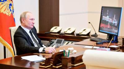 Владимир Путин - Ли Он - Президентский компьютер. В работе ли он? - newsland.com